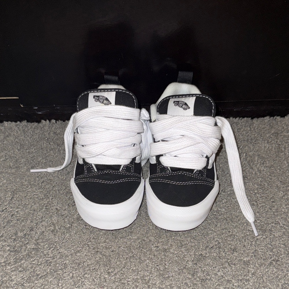 Kids Black and White Vans - Picture 2 of 7